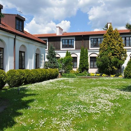 Hotel "Zajazd Napoleonski" Varşovia Exterior foto