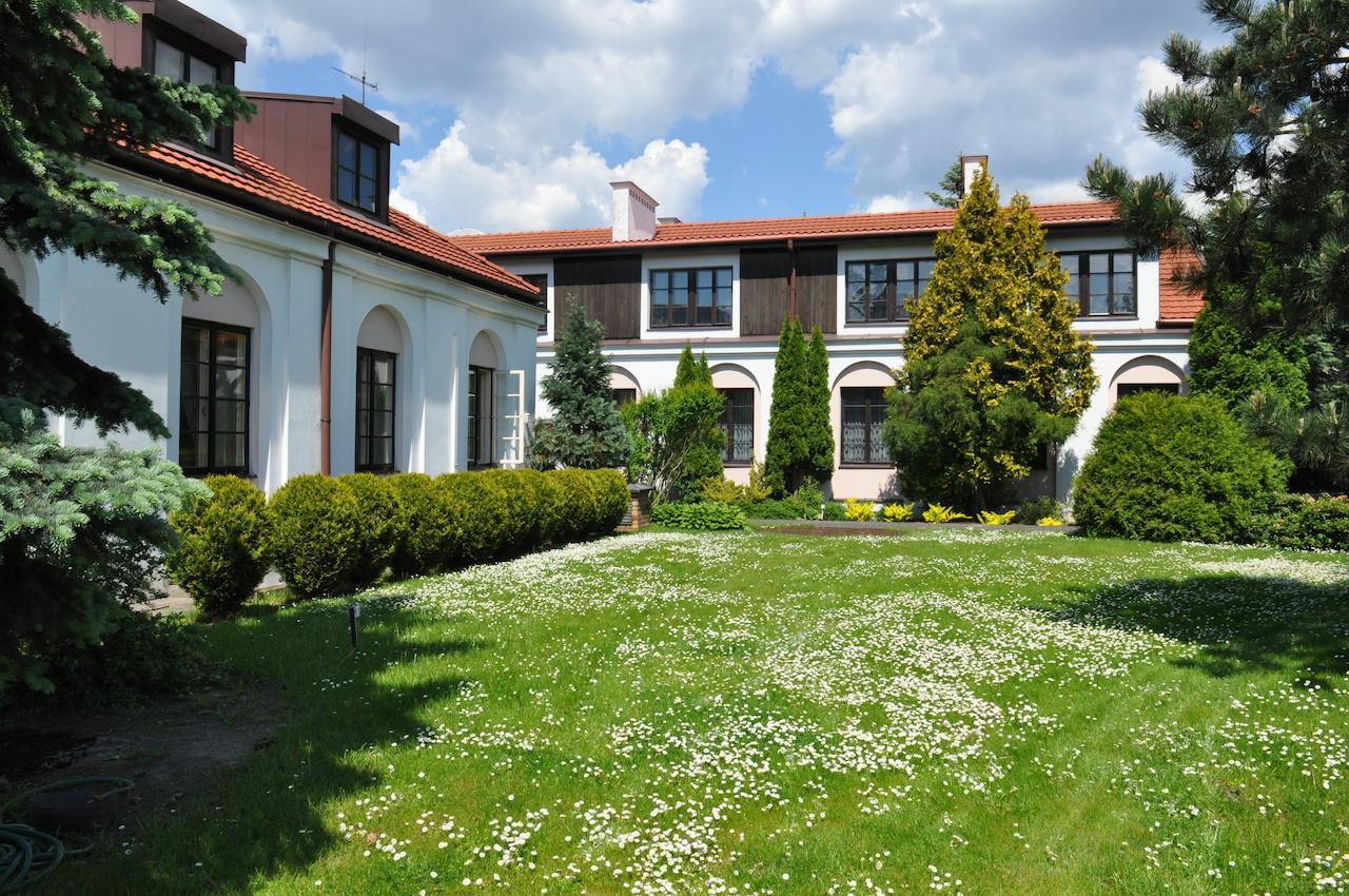 Hotel "Zajazd Napoleonski" Varşovia Exterior foto