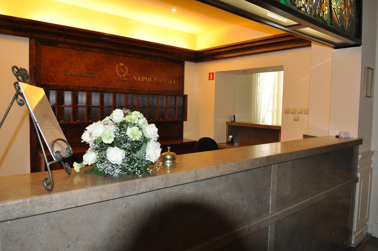 Hotel "Zajazd Napoleonski" Varşovia Exterior foto