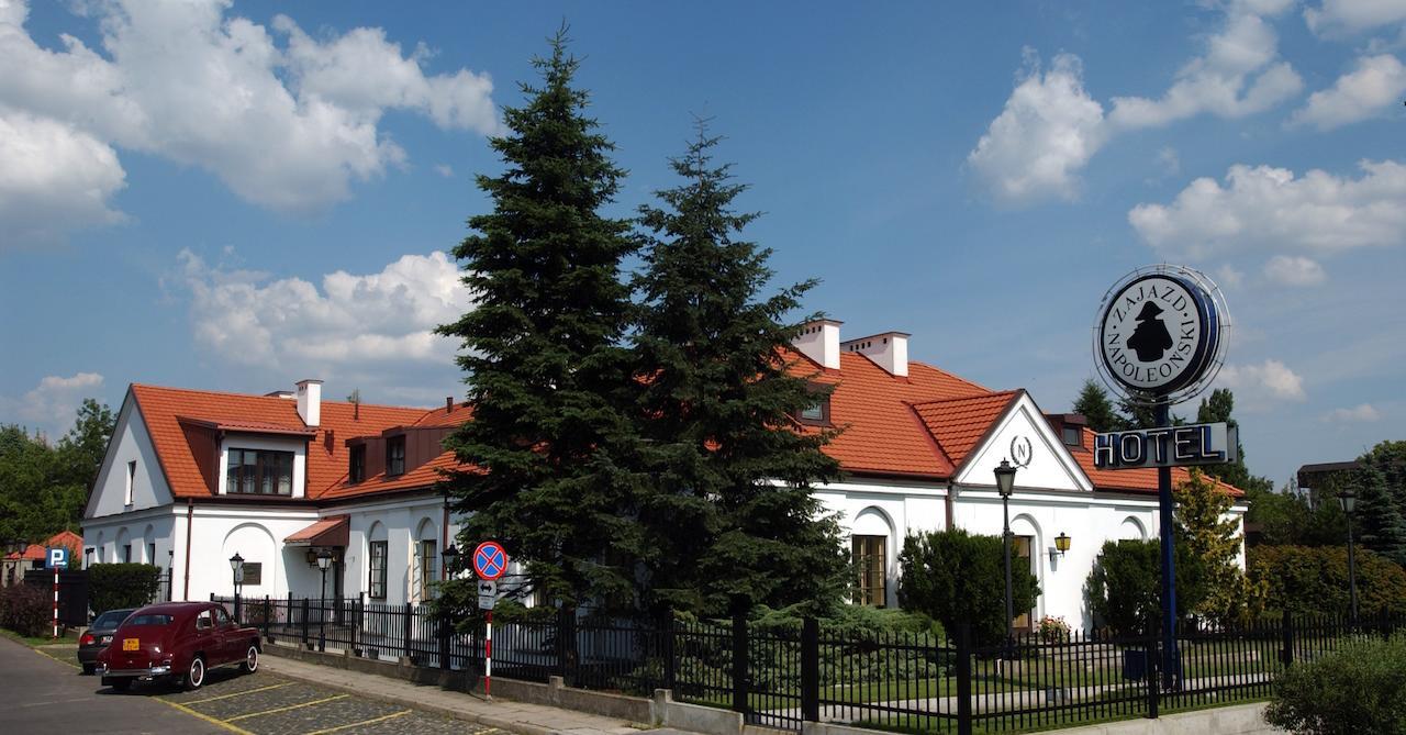 Hotel "Zajazd Napoleonski" Varşovia Exterior foto