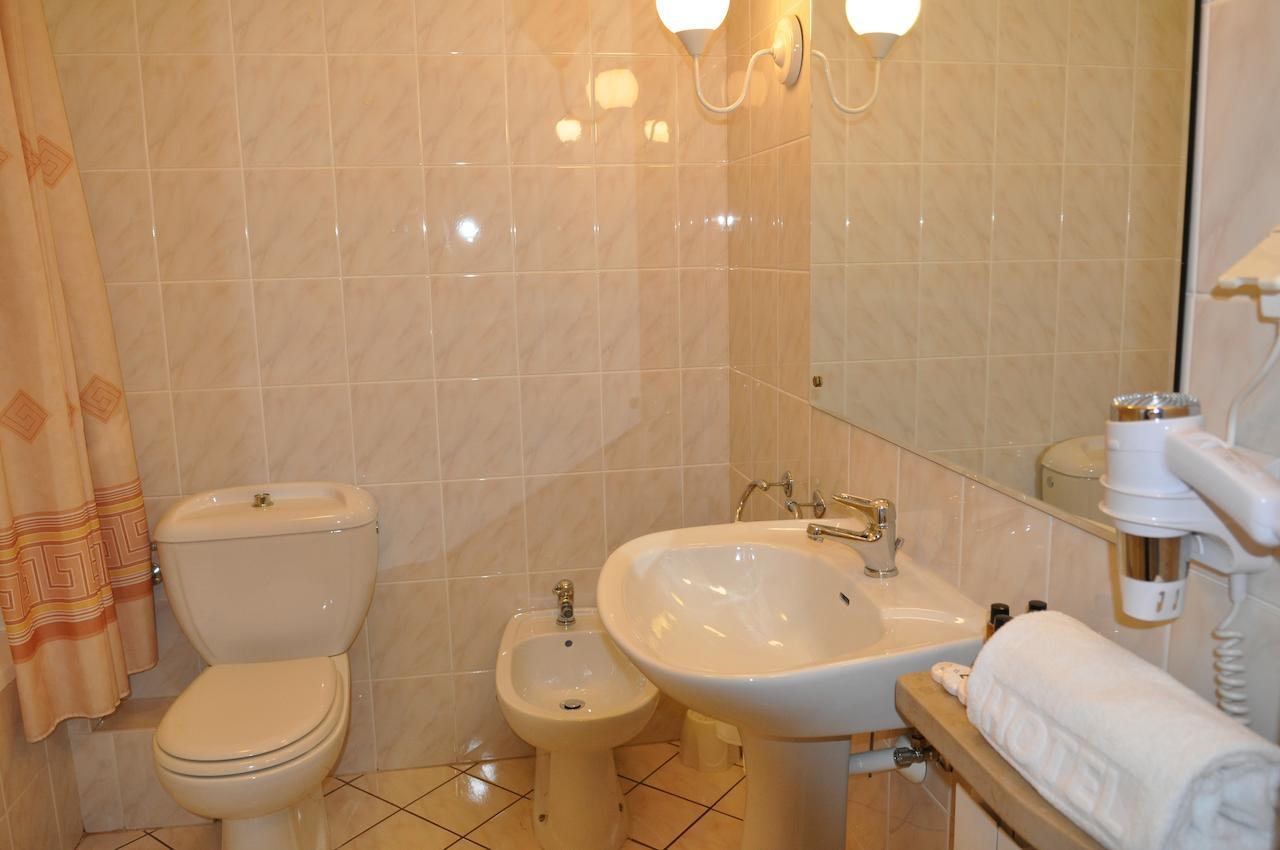 Hotel "Zajazd Napoleonski" Varşovia Cameră foto
